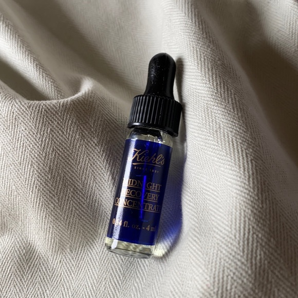 DELUXE SAMPLE FREE WITH 40$+ PURCHASE - Picture 1 of 2